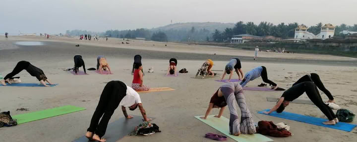 30 Giorni di Ritiro Yoga Beato / Vacanza