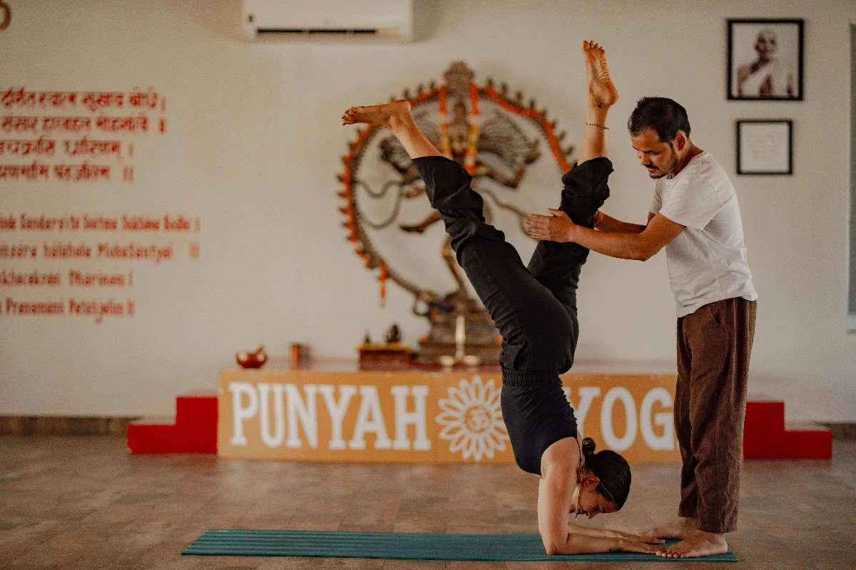Formazione Insegnanti di Yoga di 100 Ore