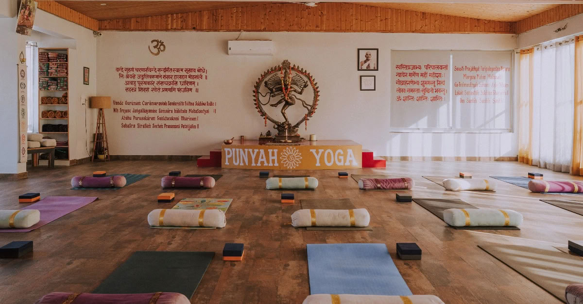 200 Ore di Formazione Insegnanti di Yoga – 5 Ott - 23 Ott 2026