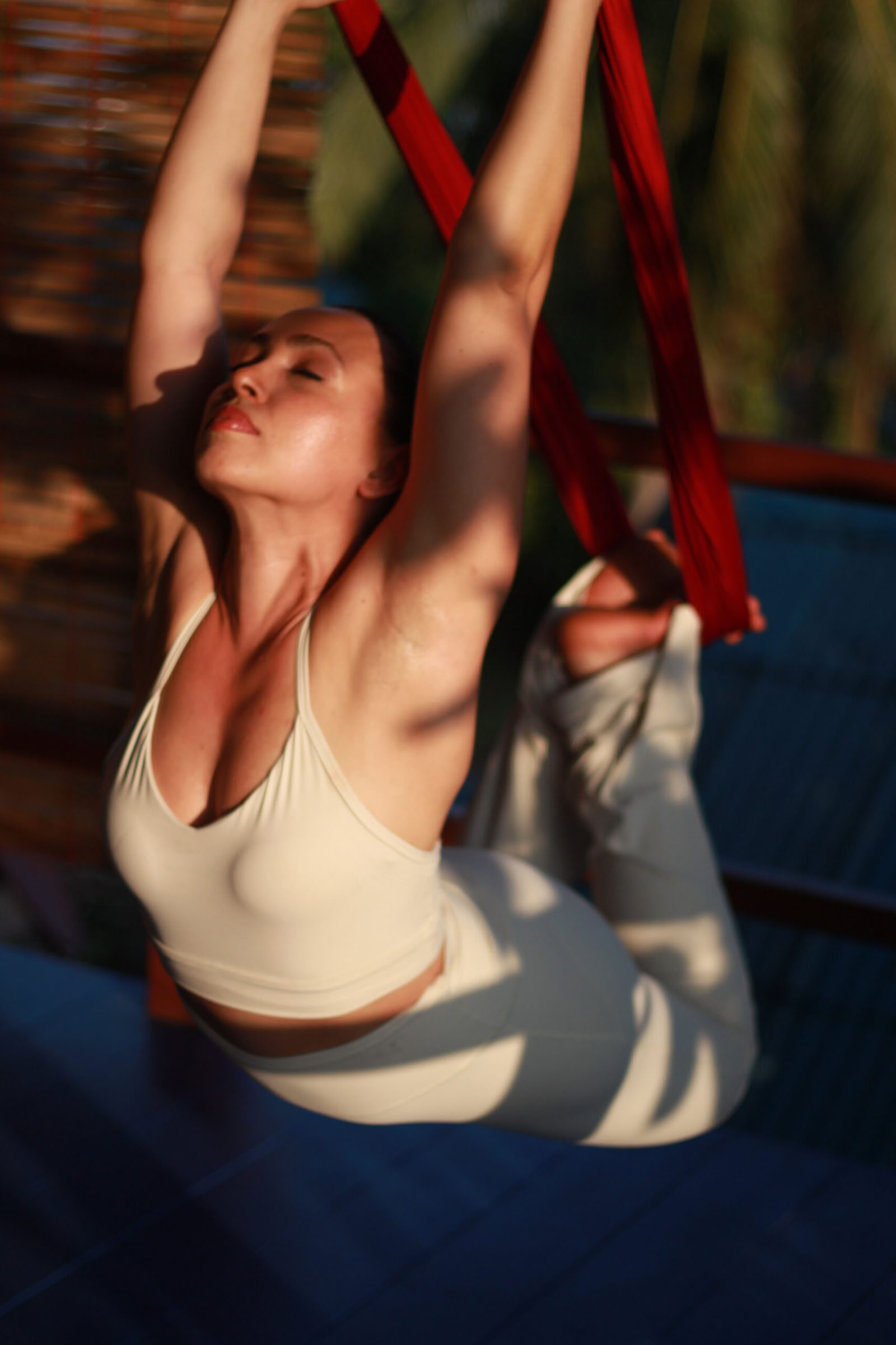 aerial yin con musica dal vivo