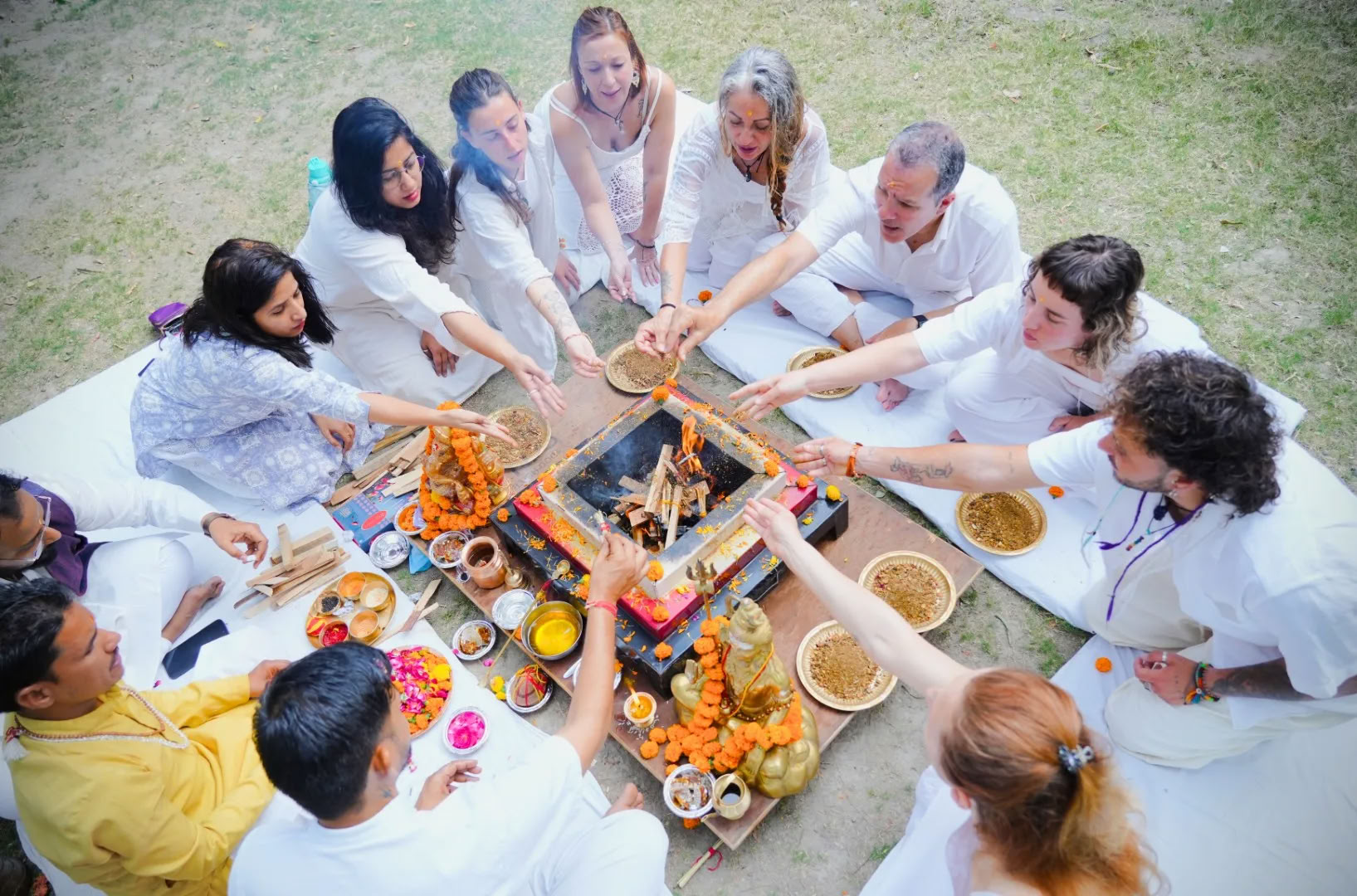 100 Ore di Formazione per Insegnanti di Yoga a Rishikesh
