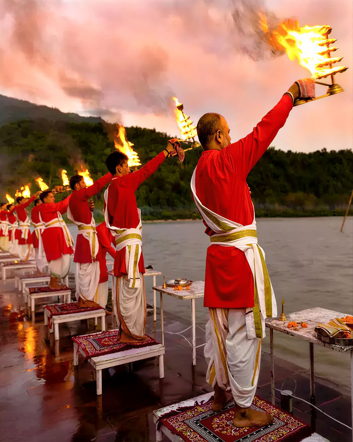 100 Ore di Formazione per Insegnanti di Yoga a Rishikesh