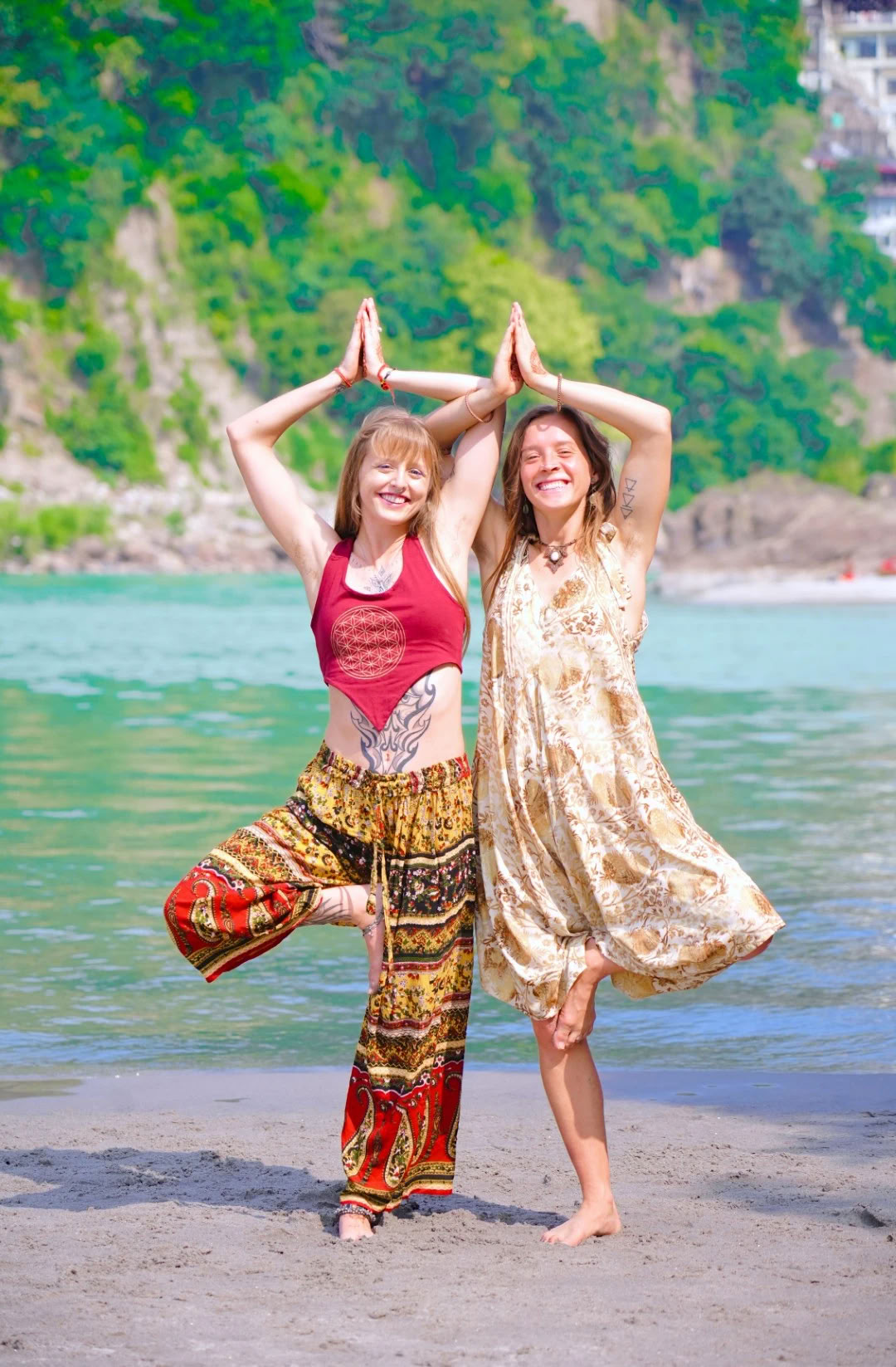 100 Ore di Formazione per Insegnanti di Yoga a Rishikesh