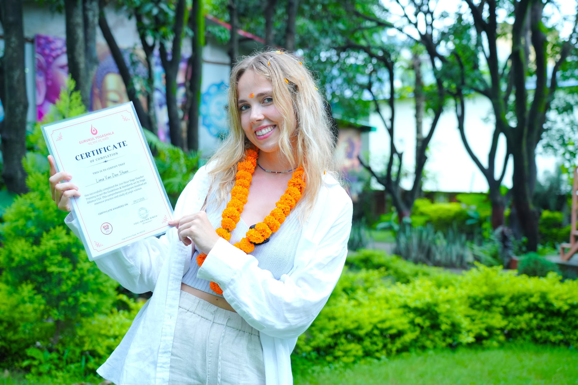100 Ore di Formazione per Insegnanti di Yoga a Rishikesh
