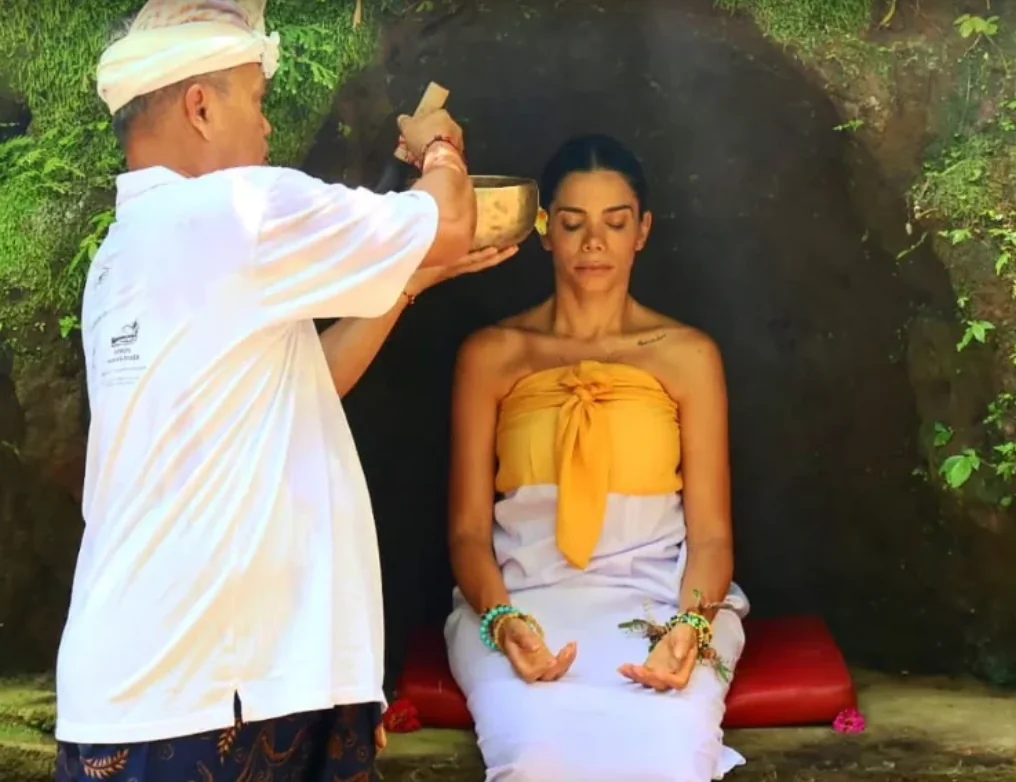 Pacchetto di meditazione nella grotta
