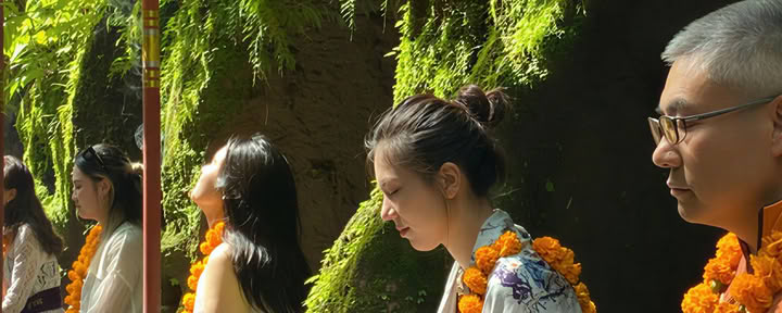 Meditazione nella grotta