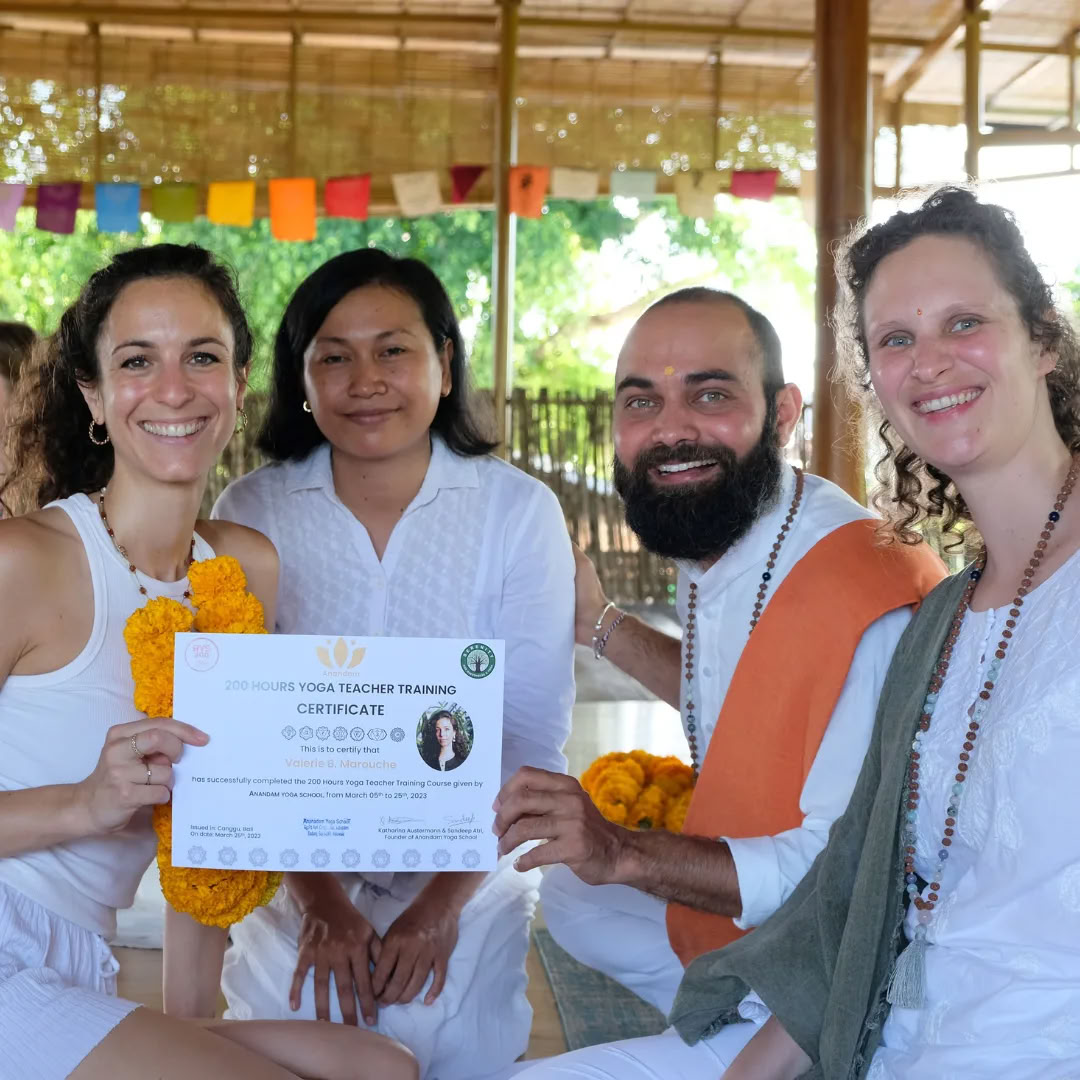 200 ore di formazione per insegnanti di yoga in Portogallo