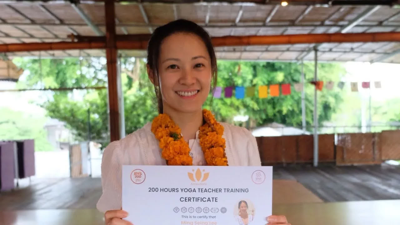 300 ore Yoga Teacher Training Germany