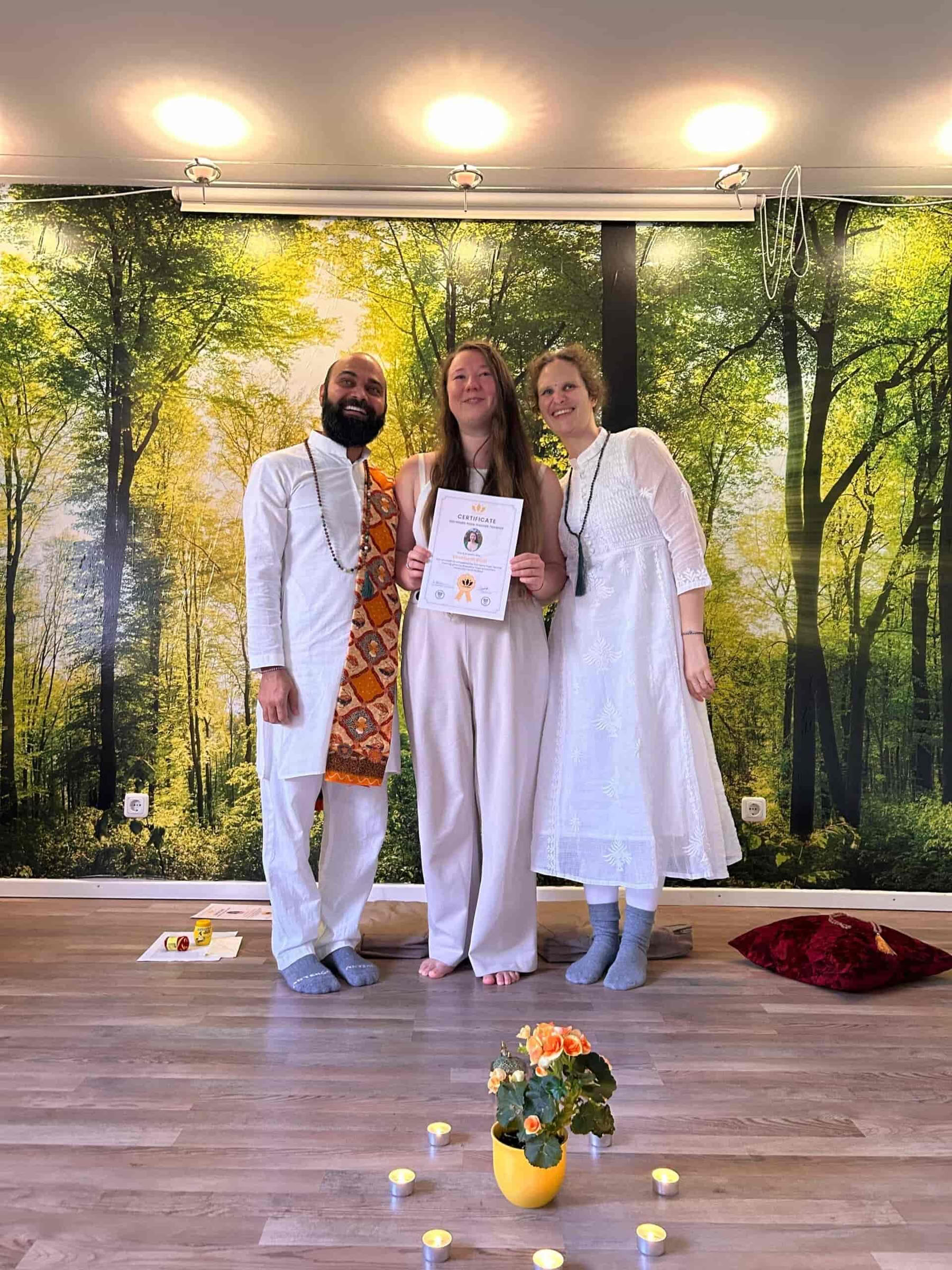 300 ore Yoga Teacher Training Germany