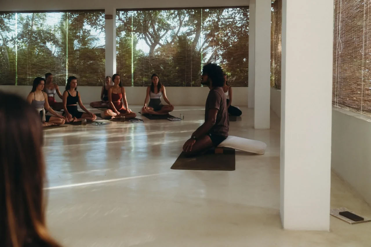 Synergy Vinyasa Yoga Ritiro at Lanka Yoga