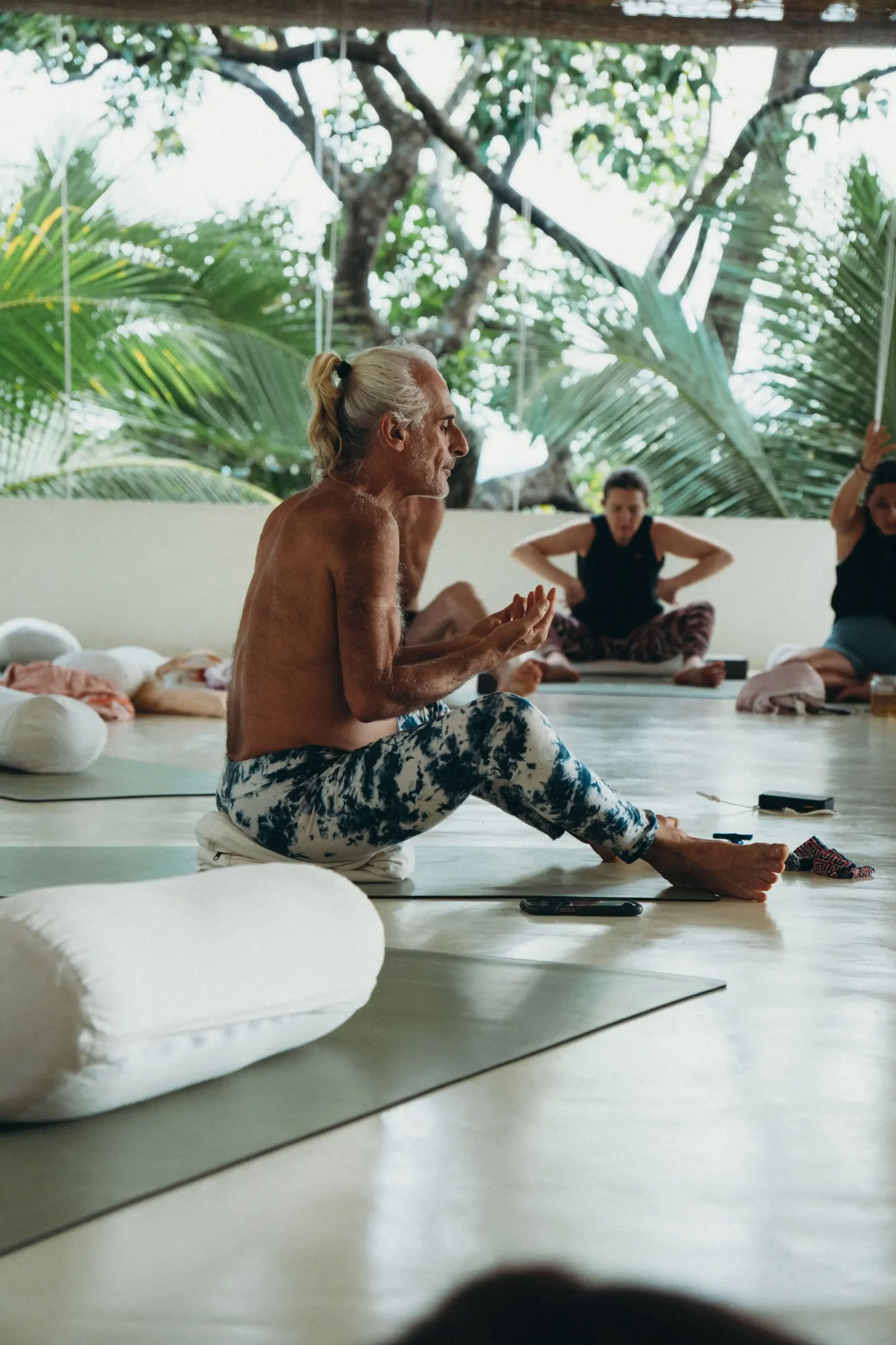 Simon Borg-Olivier Intensivo Yoga Synergy da 50 ore