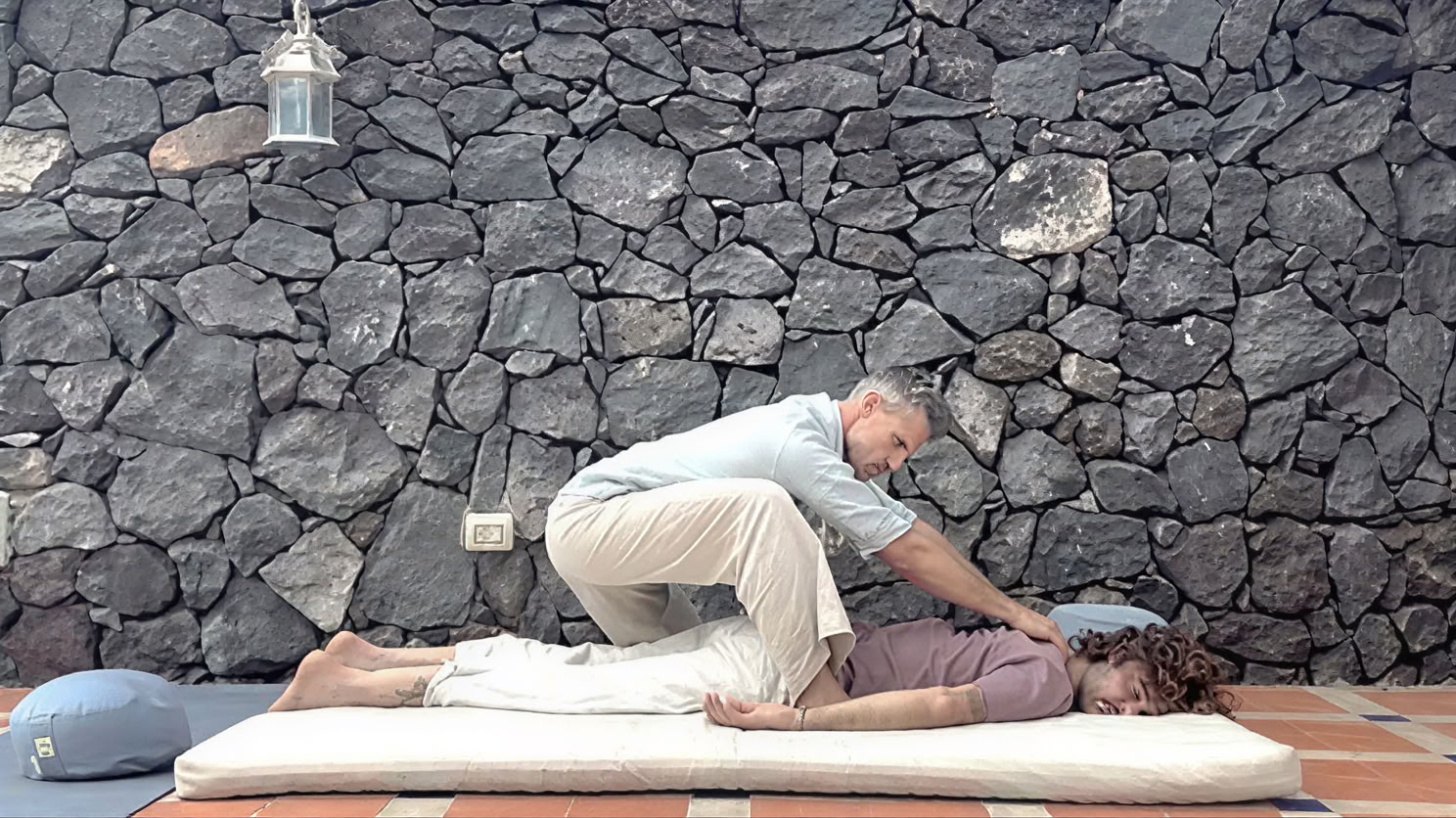 SOUL IN TOUCH – Formazione Fondamentale di Table Bodywork