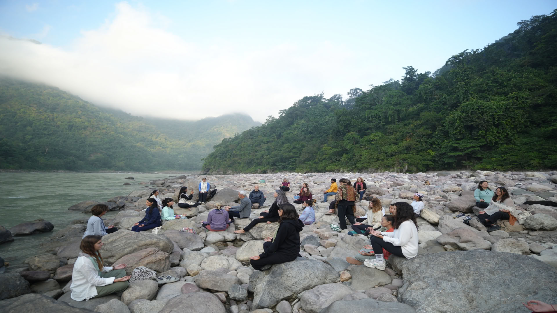 14 giorni di ritiro yoga a Rishikesh