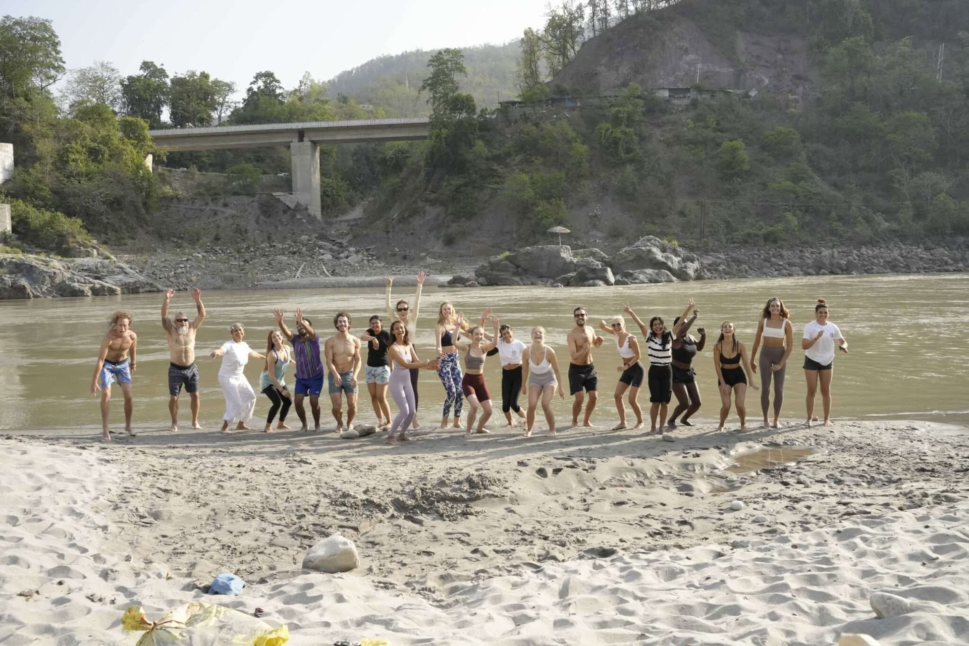 100 Ore di Formazione per la Certificazione in Meditazione a Rishikesh, India
