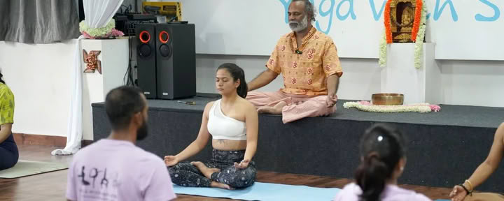 Corso di formazione insegnanti di yoga di 200 ore (TTC)