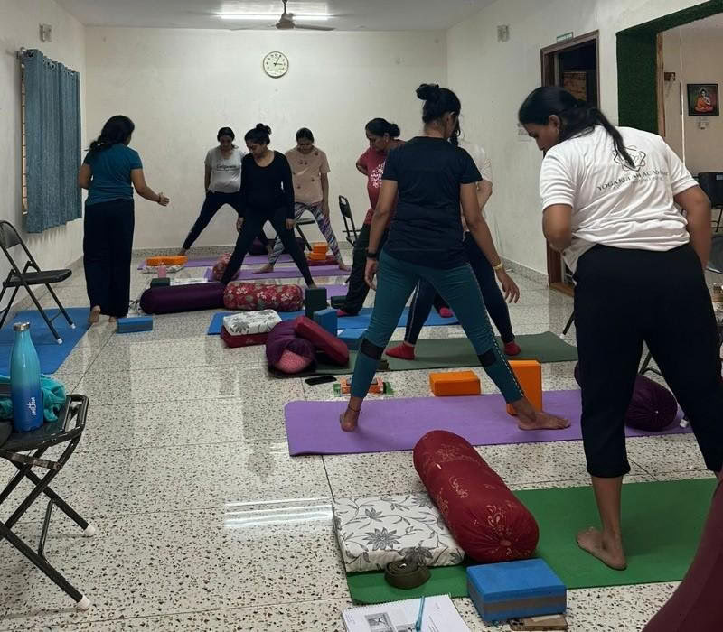 Corso di formazione insegnanti di yoga prenatale e postnatale di 85 ore a Bengaluru