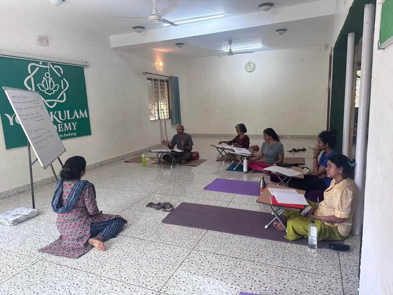 Corso di formazione per insegnanti di yoga di 200 ore nei giorni feriali a Bengaluru