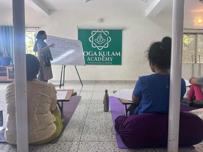 TTC di Yoga di 200 Ore nel Weekend a Bengaluru