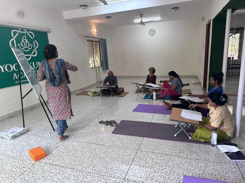 TTC di Yoga di 200 Ore nel Weekend a Bengaluru