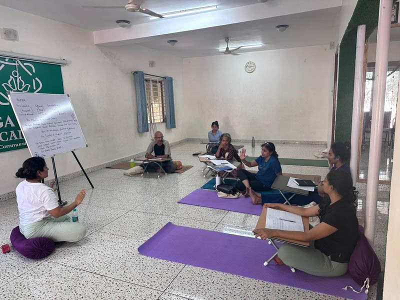 TTC di Yoga di 200 Ore nel Weekend a Bengaluru