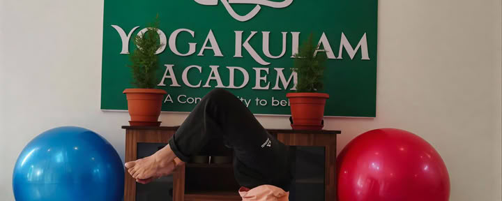 Lezioni di yoga quotidiane a Bengaluru