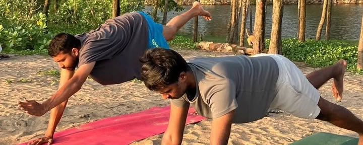 Corso di formazione per insegnanti di yoga di 500 ore in Kerala