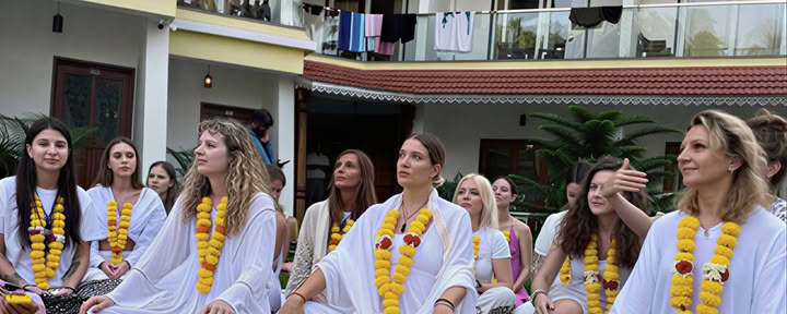 Corso di formazione avanzata insegnanti di Tantra e Kundalini Yoga di 100 ore a Goa, India