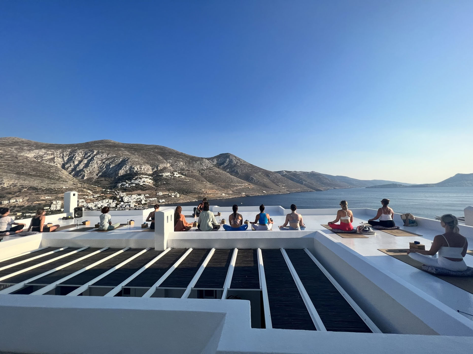 The Art of Receiving: Luna Piena in Acquario ad Amorgos