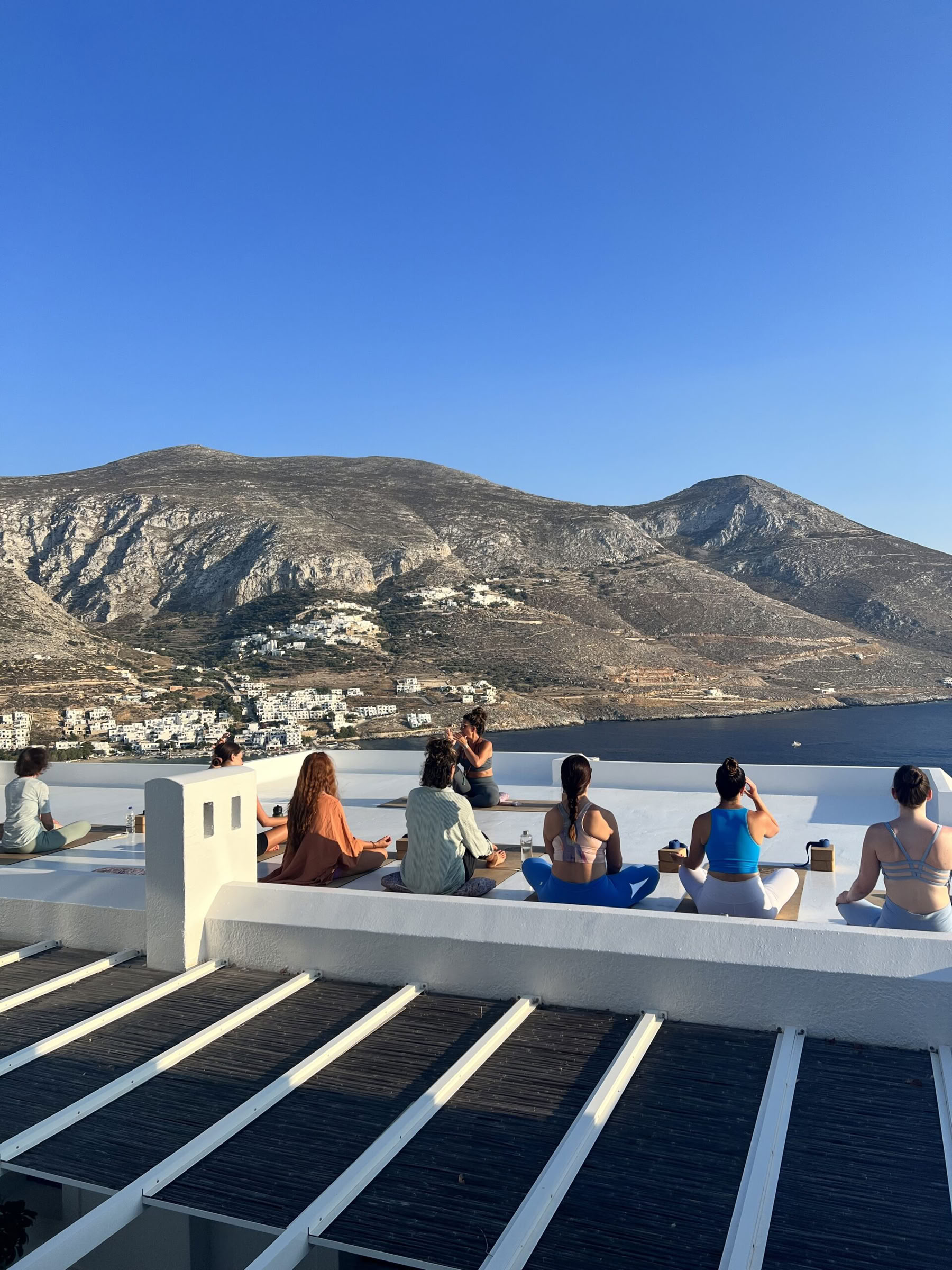 The Art of Receiving: Luna Piena in Acquario ad Amorgos