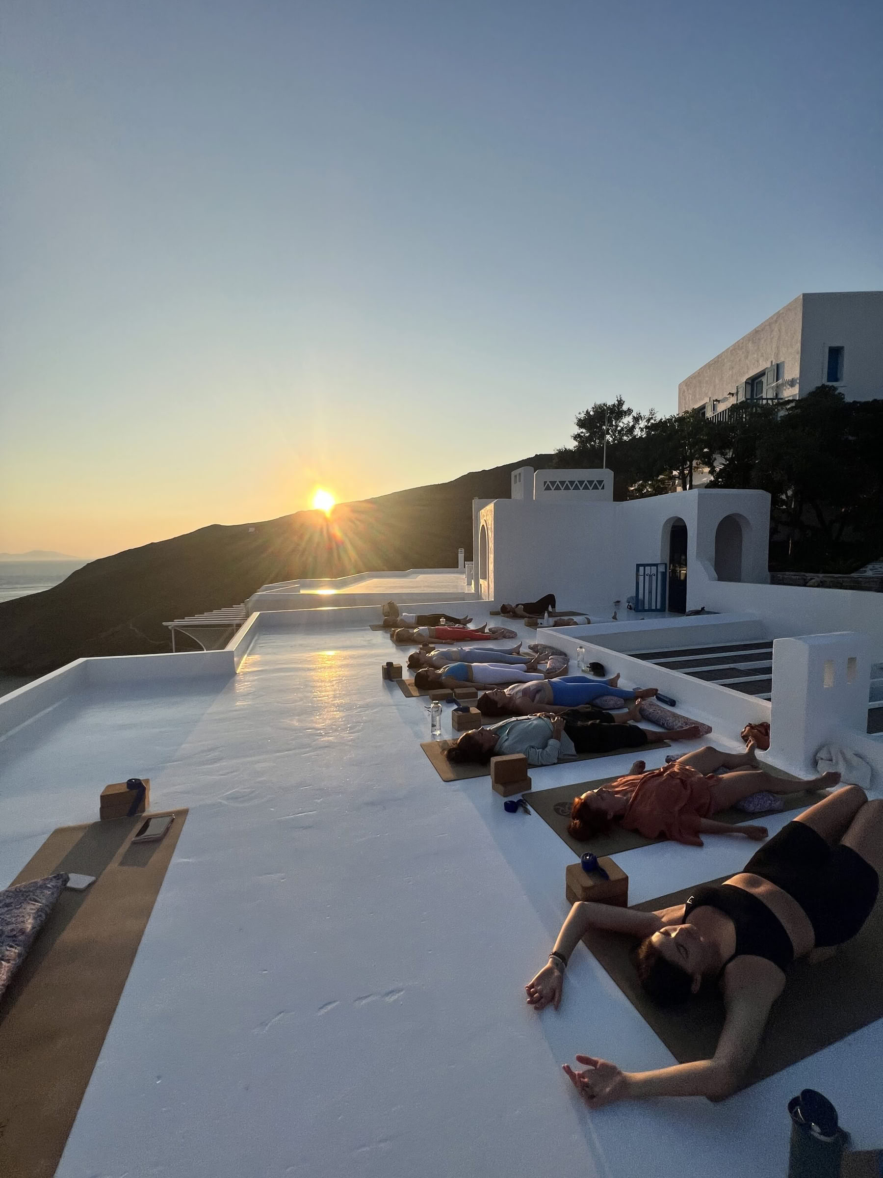 The Art of Receiving: Luna Piena in Acquario ad Amorgos
