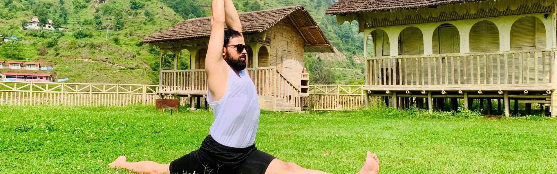 200 ore di formazione per insegnanti di yoga in Nepal