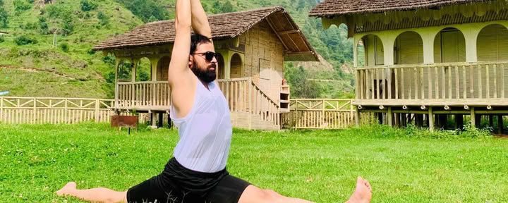 200 ore di formazione per insegnanti di yoga in Nepal