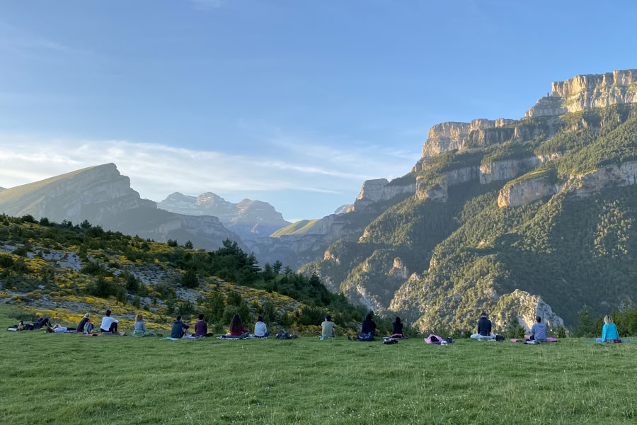 Dancing nature: Movimento, Yoga, Arte e Ritiro di Escursionismo