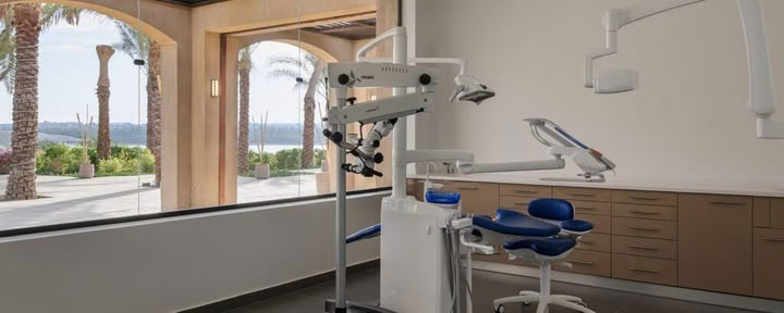 Ritiro di trasformazione della bellezza e del sorriso senza età