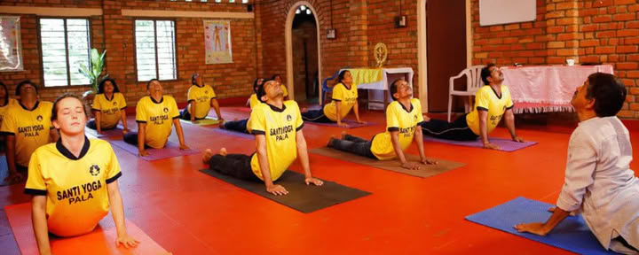 7 Giorni Ritiro Yoga & Programma Wellness presso Santhi Yogashram, Pala