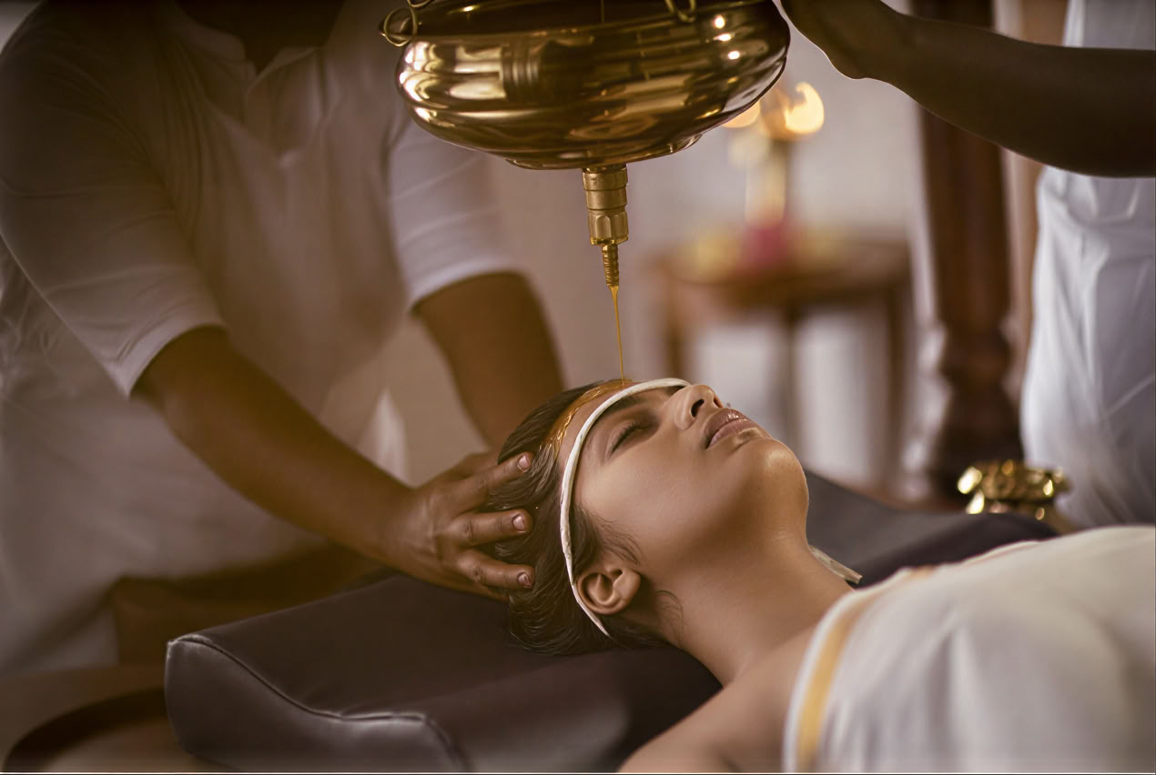 Ritiro spirituale di 12 giorni in India: Yoga a Rishikesh, Ayurveda in Kerala e tour del Taj Mahal