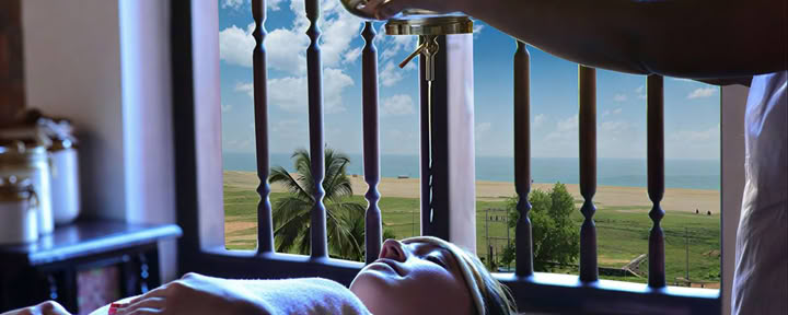 Programma Ayurveda Panchakarma di 14 notti presso Manaltheeram Ayurveda Beach Village, Kovalam