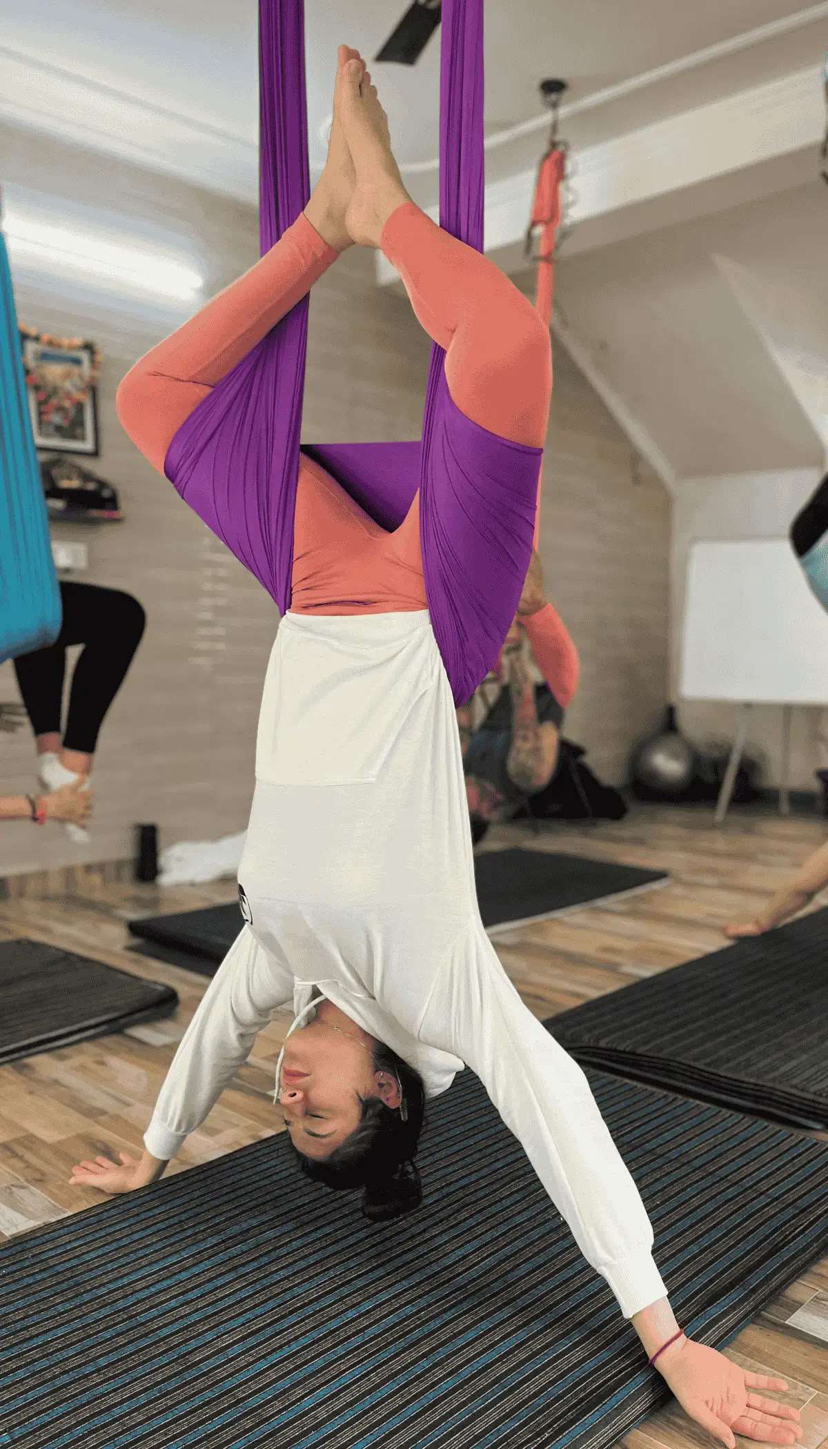 06 Giorni Corso di Formazione per Insegnanti di Aerial Yoga