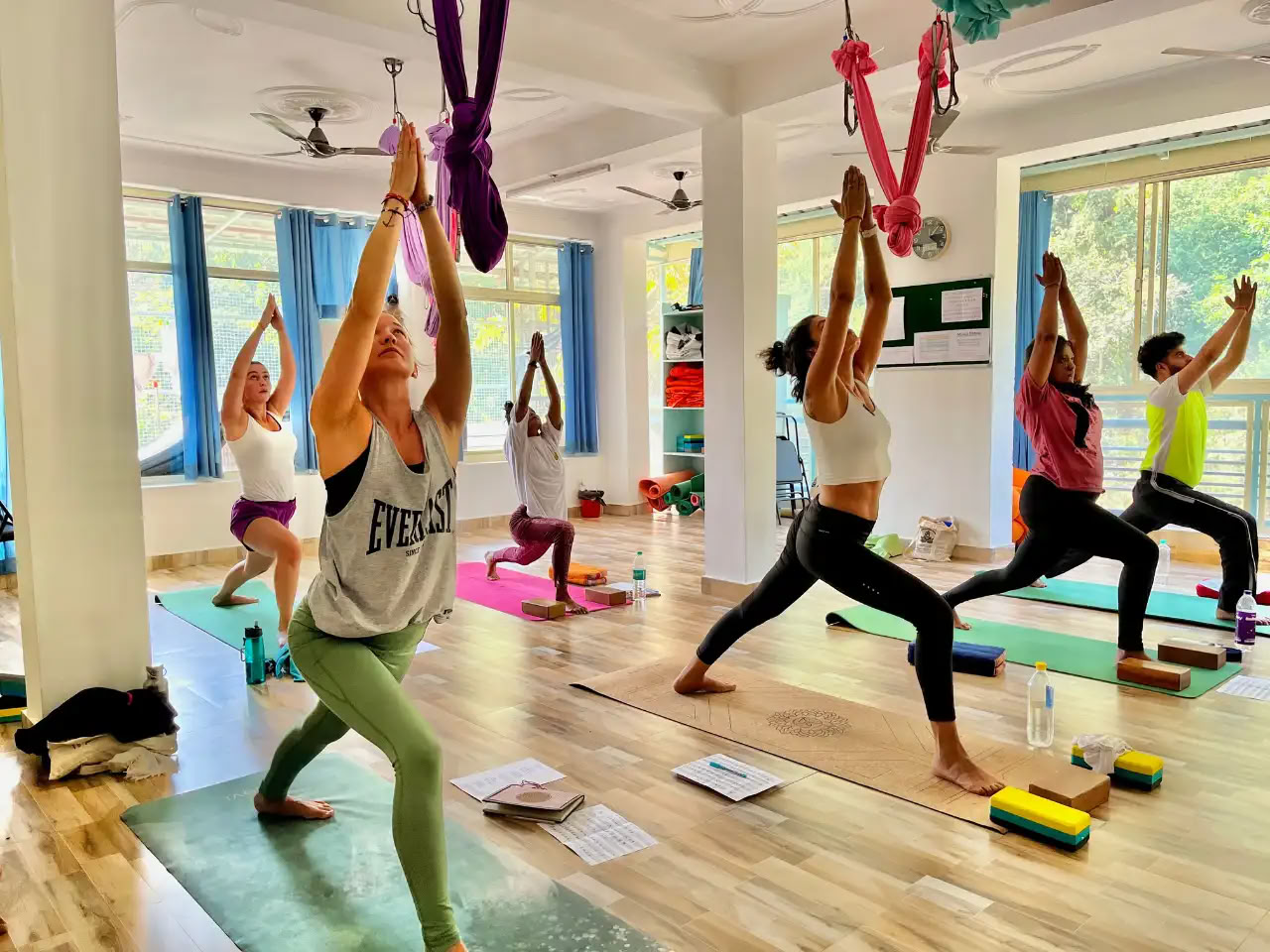 06 Giorni Corso di Formazione per Insegnanti di Aerial Yoga