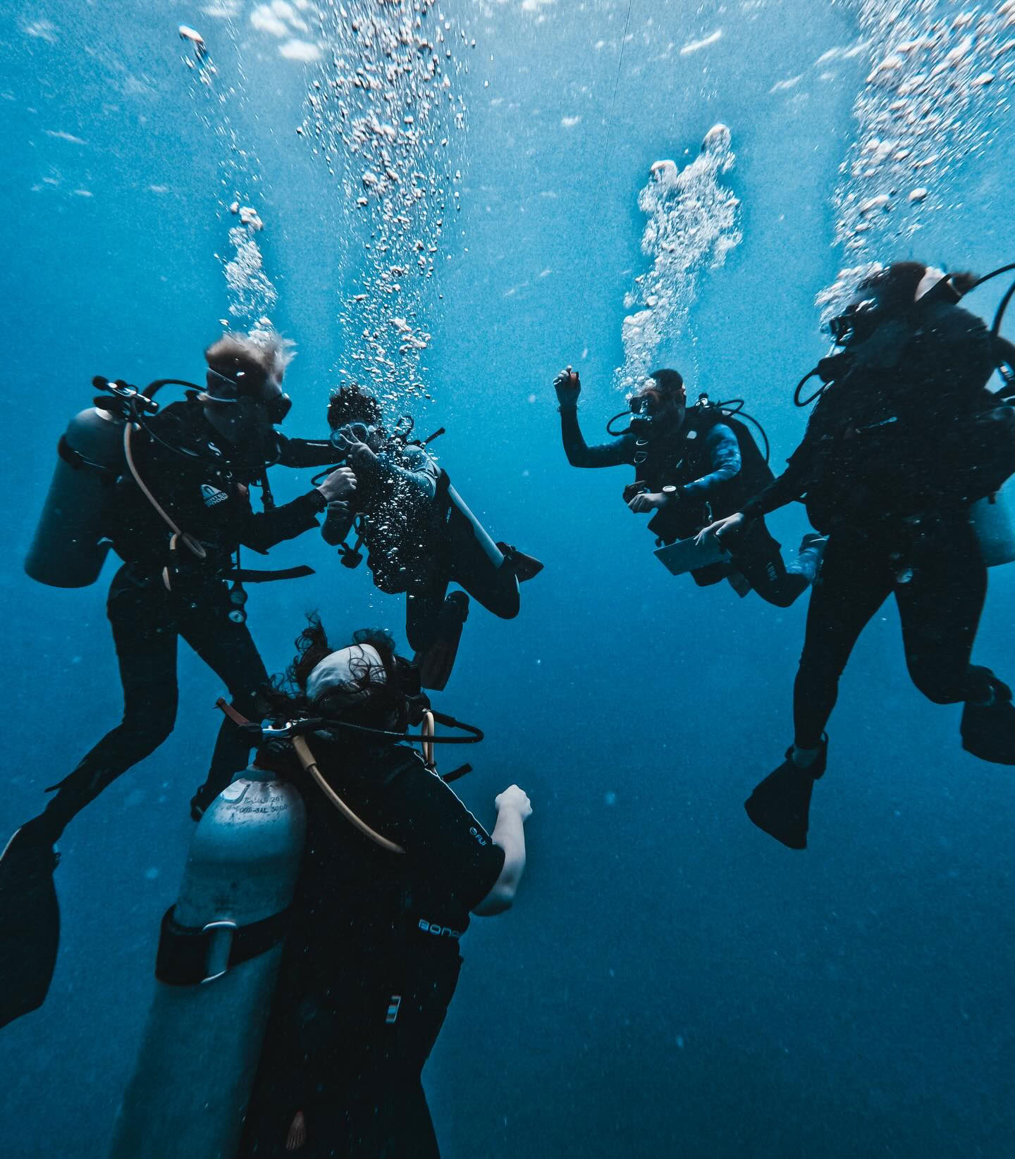 Depth & Discovery: Una spedizione subacquea Mahai