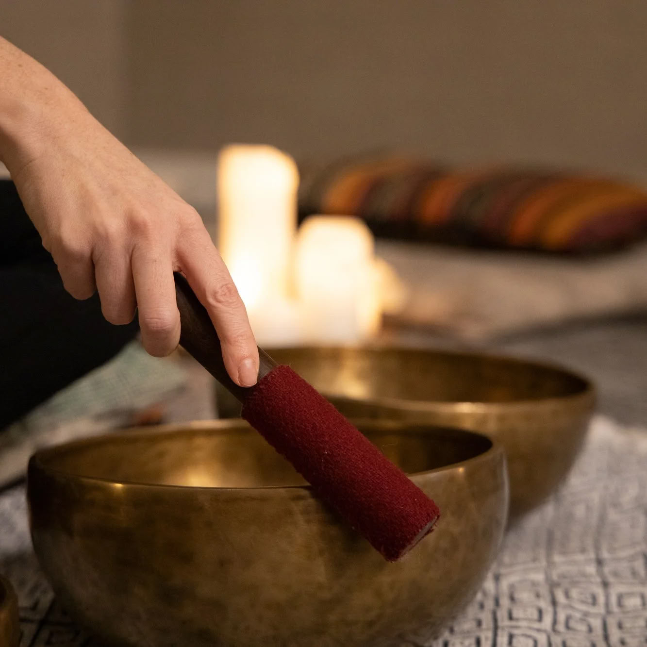 Sunset Sound Bath con Amy Duncan - The Sanctuary at The Horse Shoe Farm — The Horse Shoe Farm Boutique Resort vicino ad Asheville, NC | Ristorazione & Spa