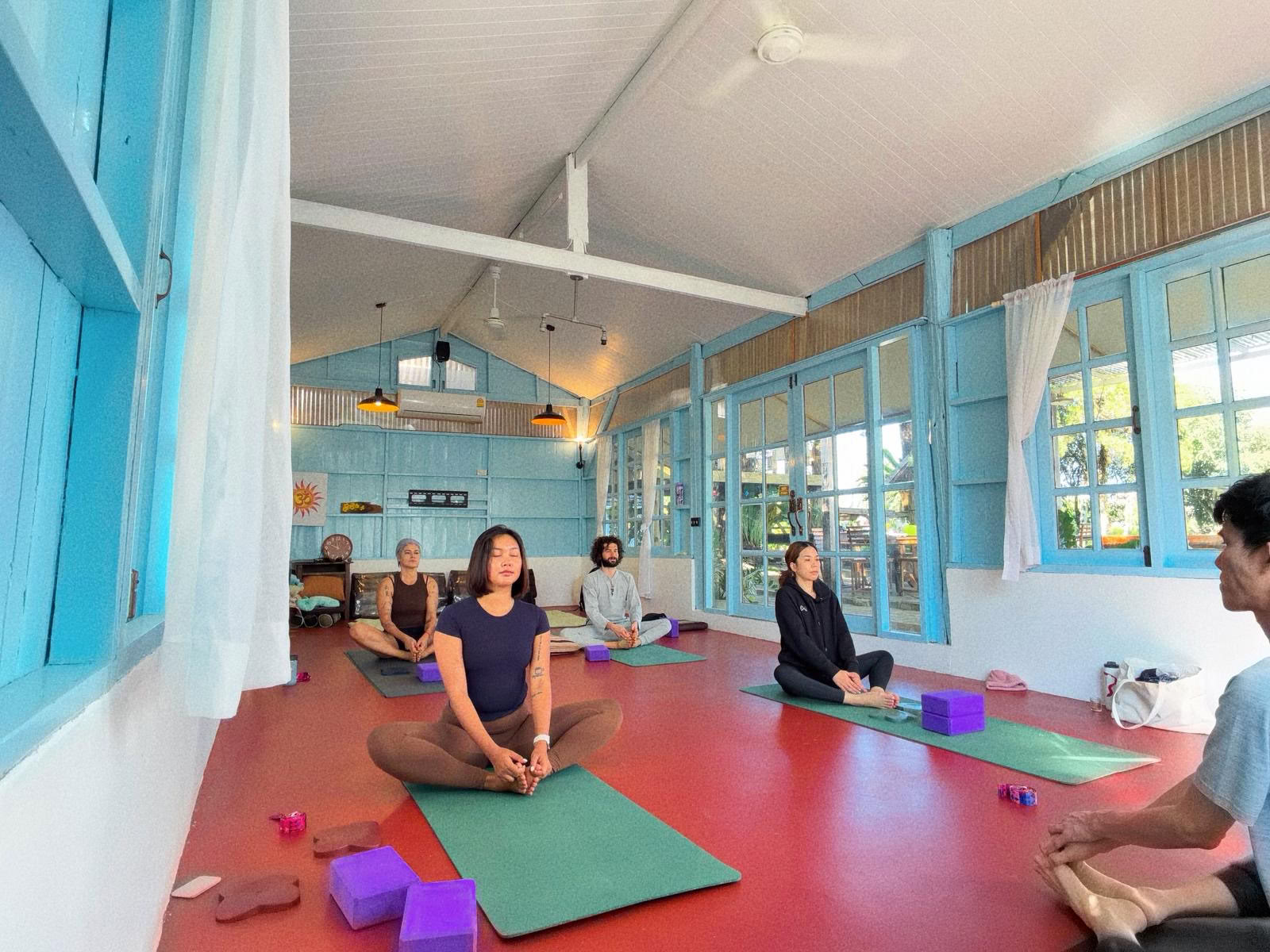 Corso di formazione per insegnanti di yoga di 200 ore