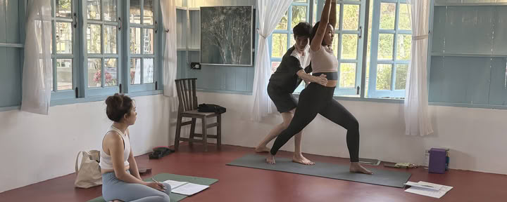 Corso di formazione per insegnanti di yoga di 200 ore