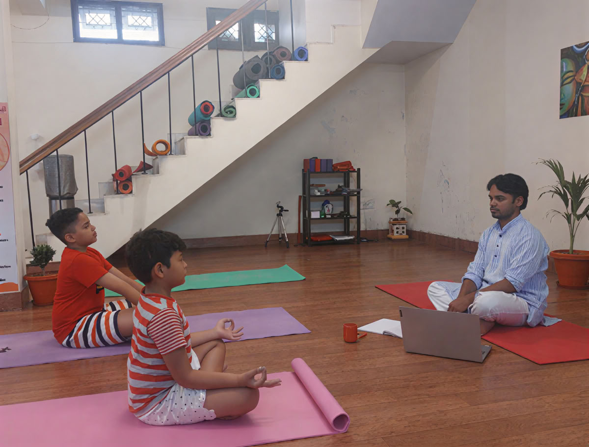 100 Ore di Formazione Insegnanti di Yoga