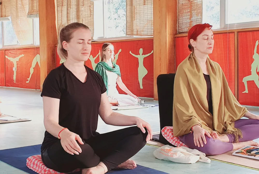 500 Hour Yoga Teacher Training a Rishikesh – 3 set - 1 nov