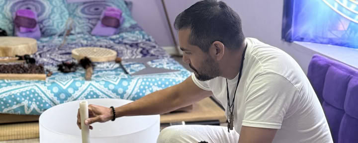 Sound Baths Con Christopher Chavez