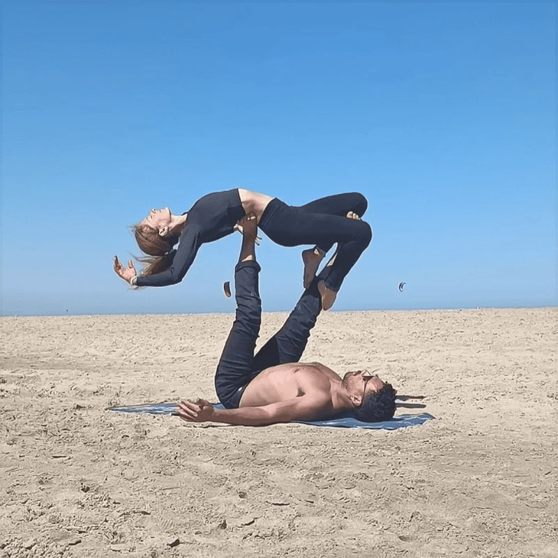 Floripa Summer Play: Yoga, Acro & Inversioni