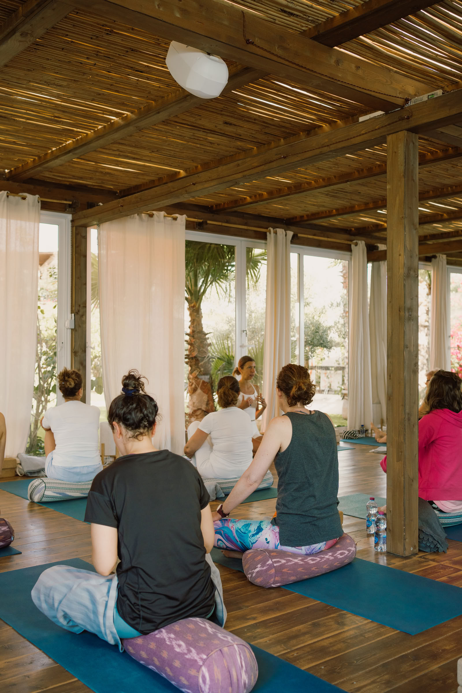 30 ore di formazione per insegnanti di Bhakti Yoga in Sicilia | Essence of Love