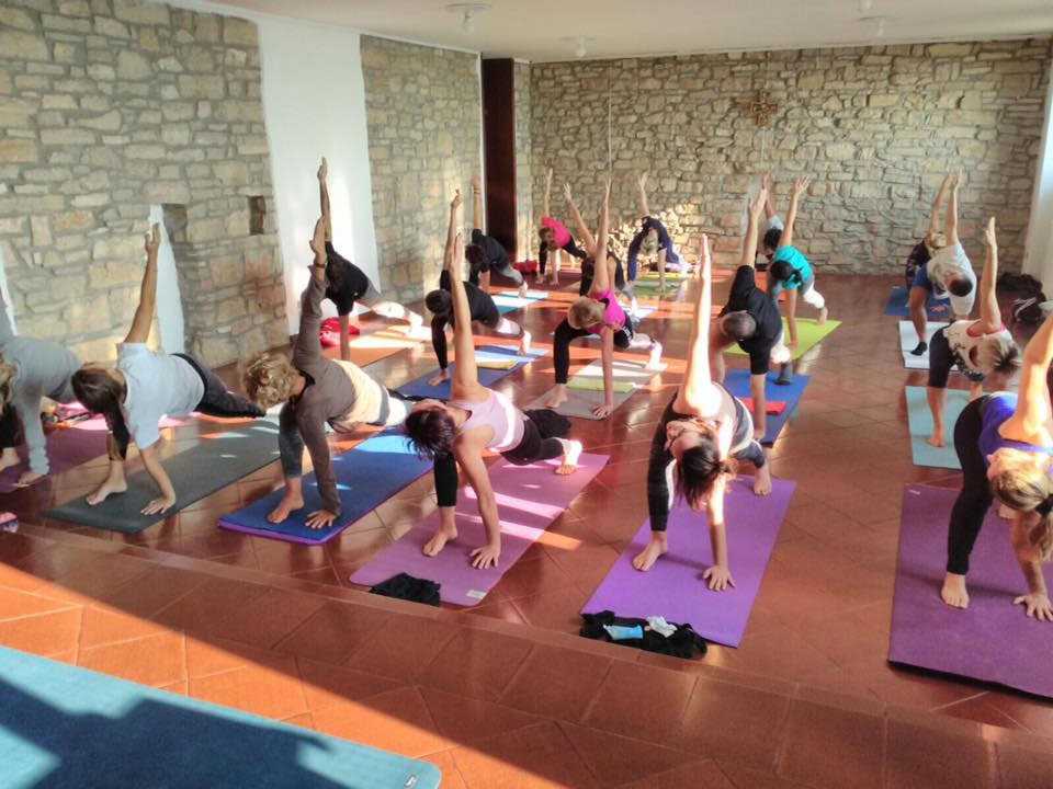 Lo Yoga e i 7 Chakra: conoscenza e integrazione nella pratica.