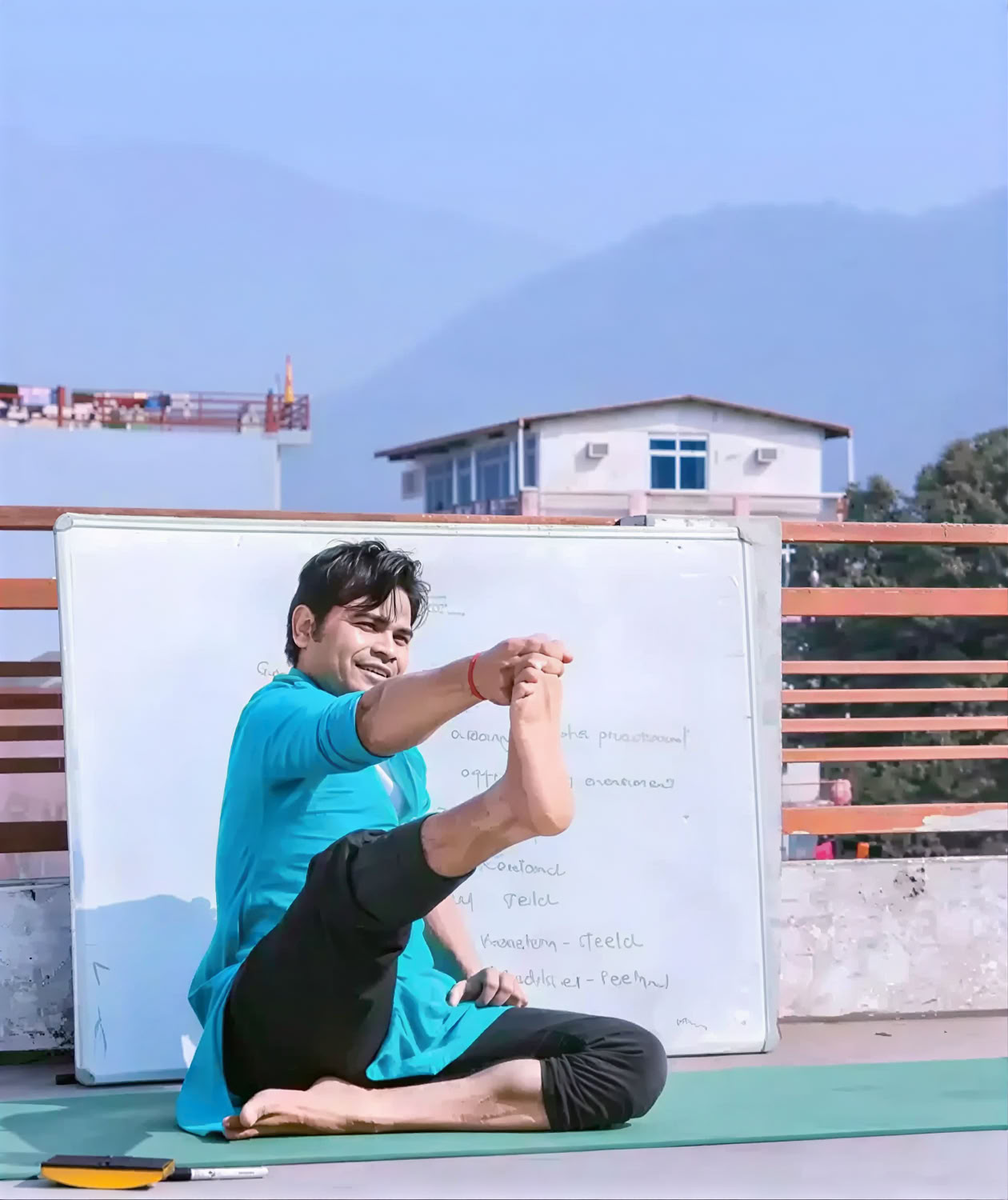 Formazione Insegnanti di Yoga di 100 Ore a Rishikesh